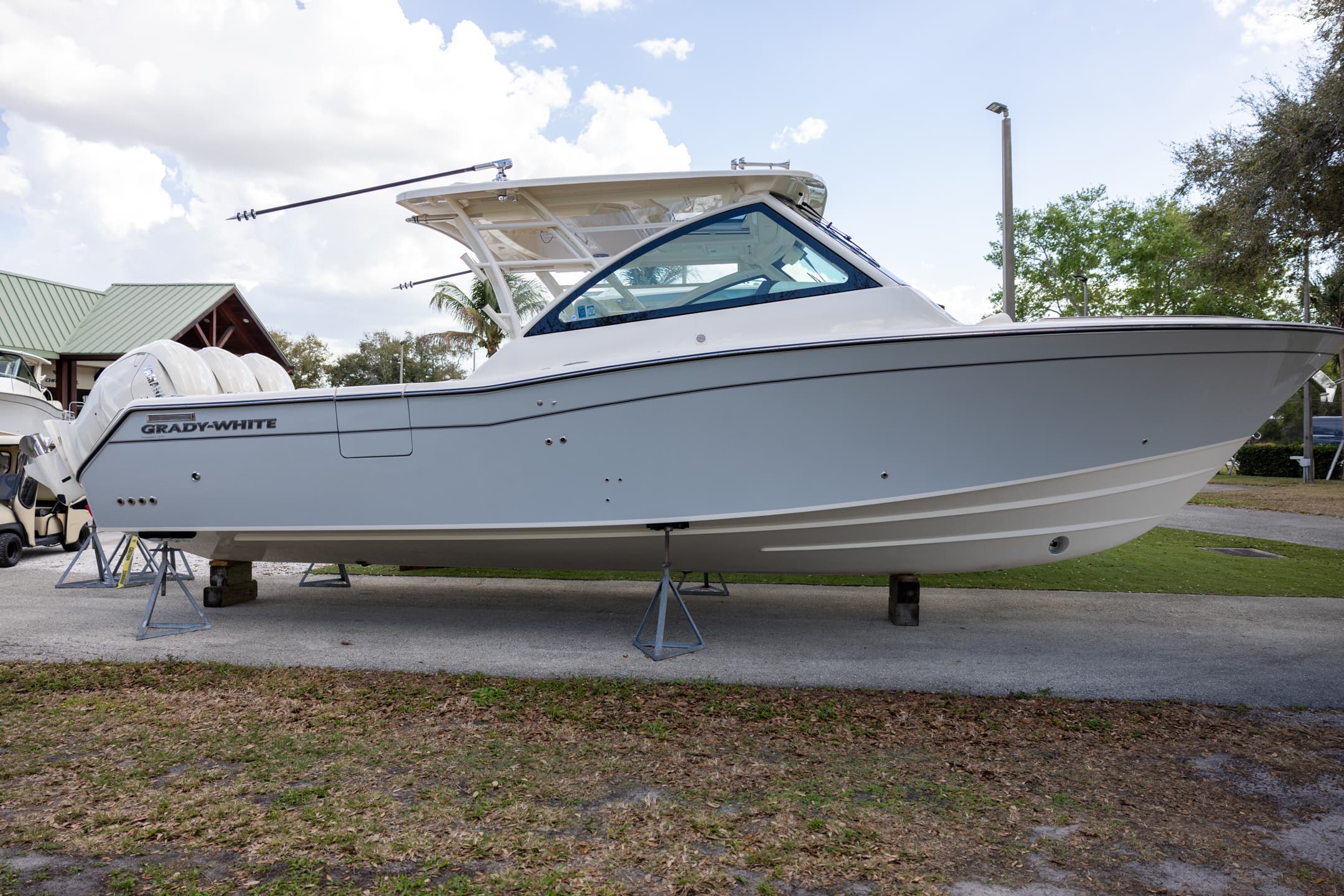 2026 Grady-White Freedom 375 — photo 1 of 6