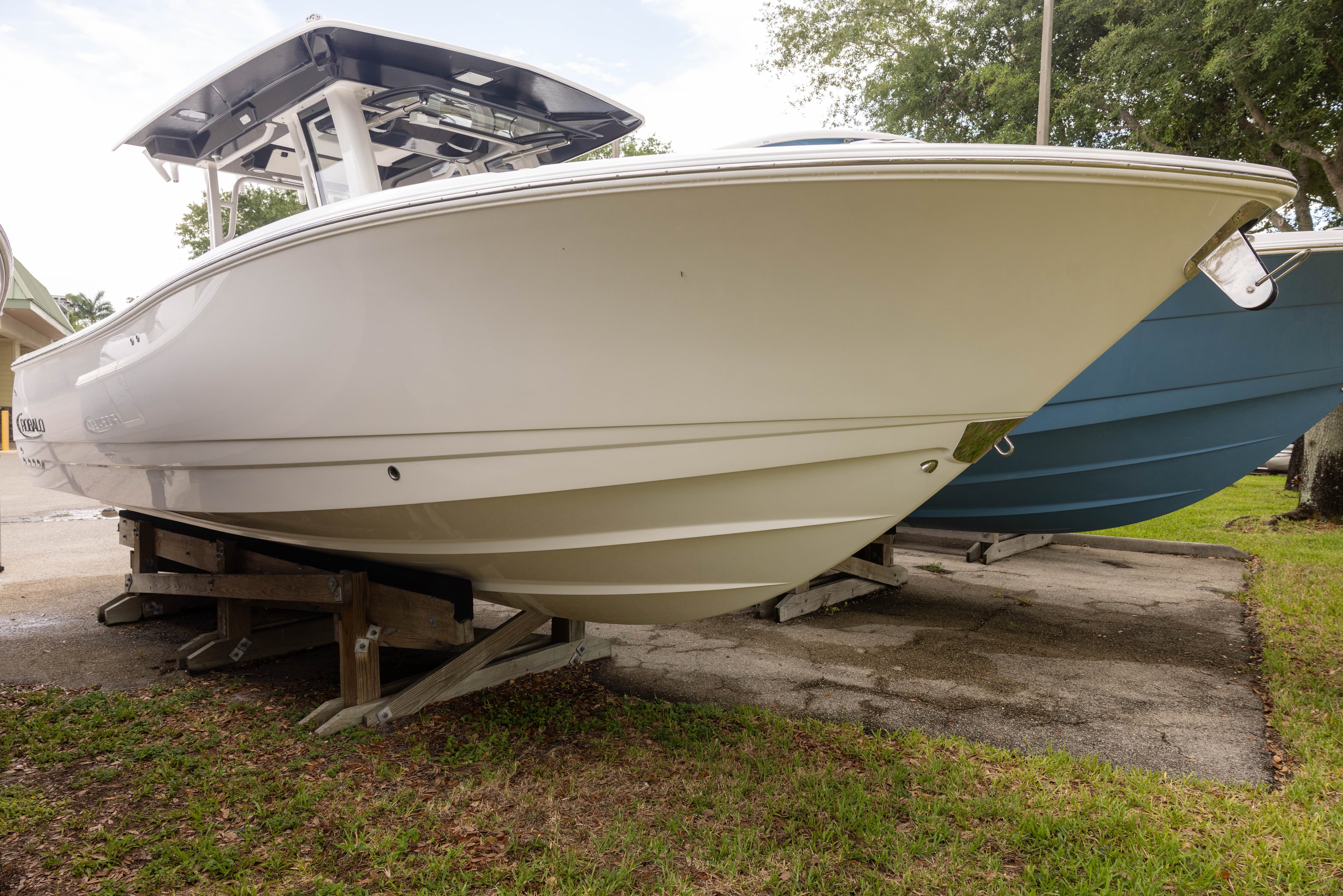 2026 Robalo R300