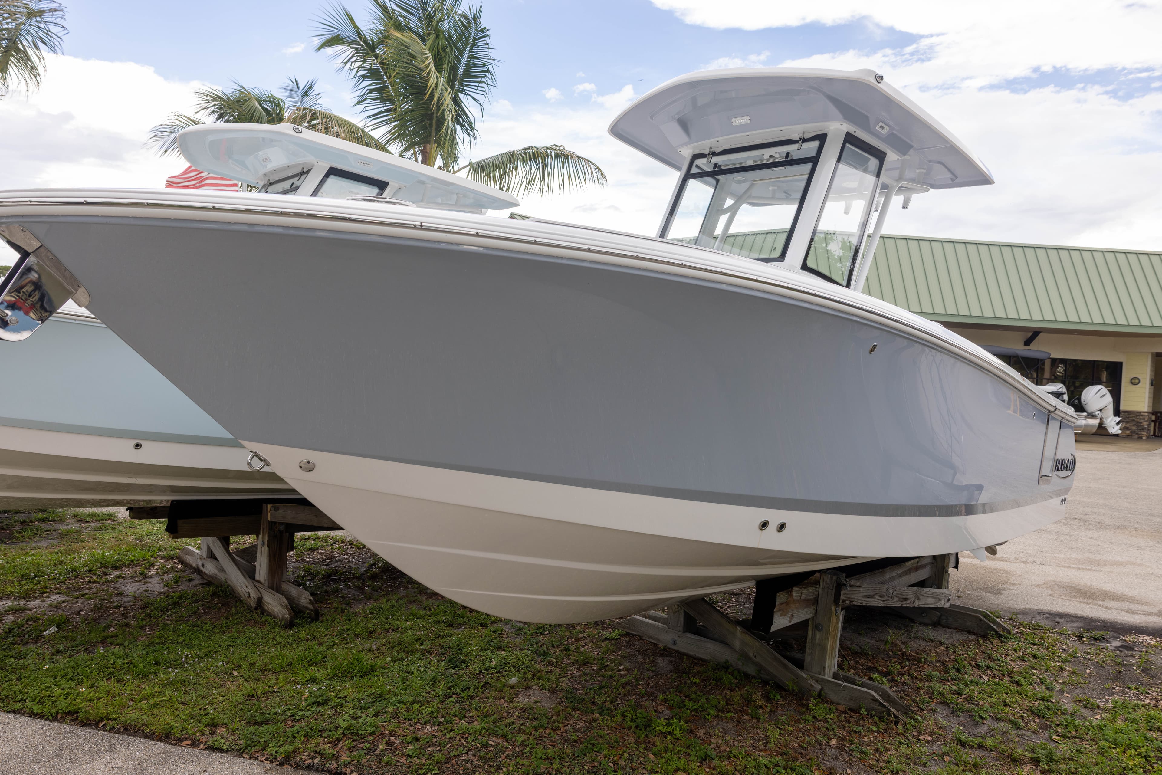 2026 Robalo R250
