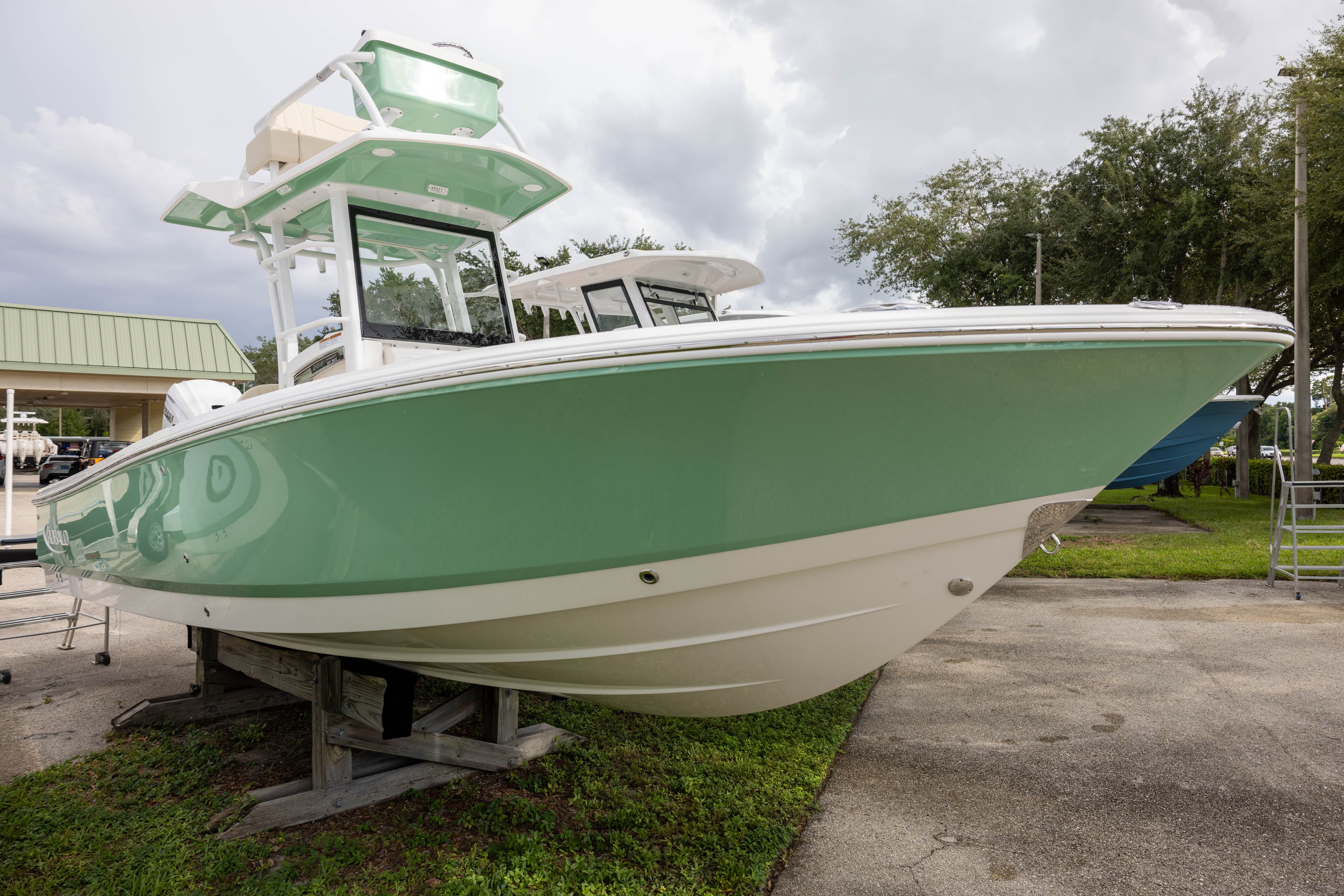 2027 Robalo 266 Cayman SD — photo 1 of 6