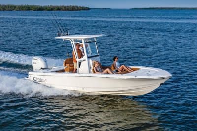 2027 Robalo 246 Cayman