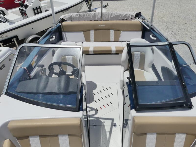 2015 Glastron GT 180