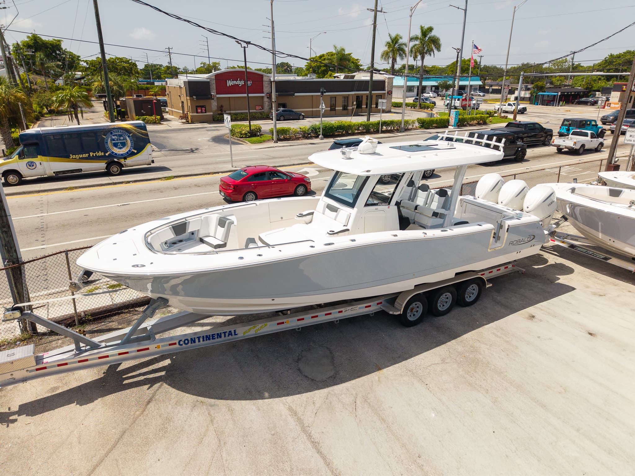 2026 Robalo R360