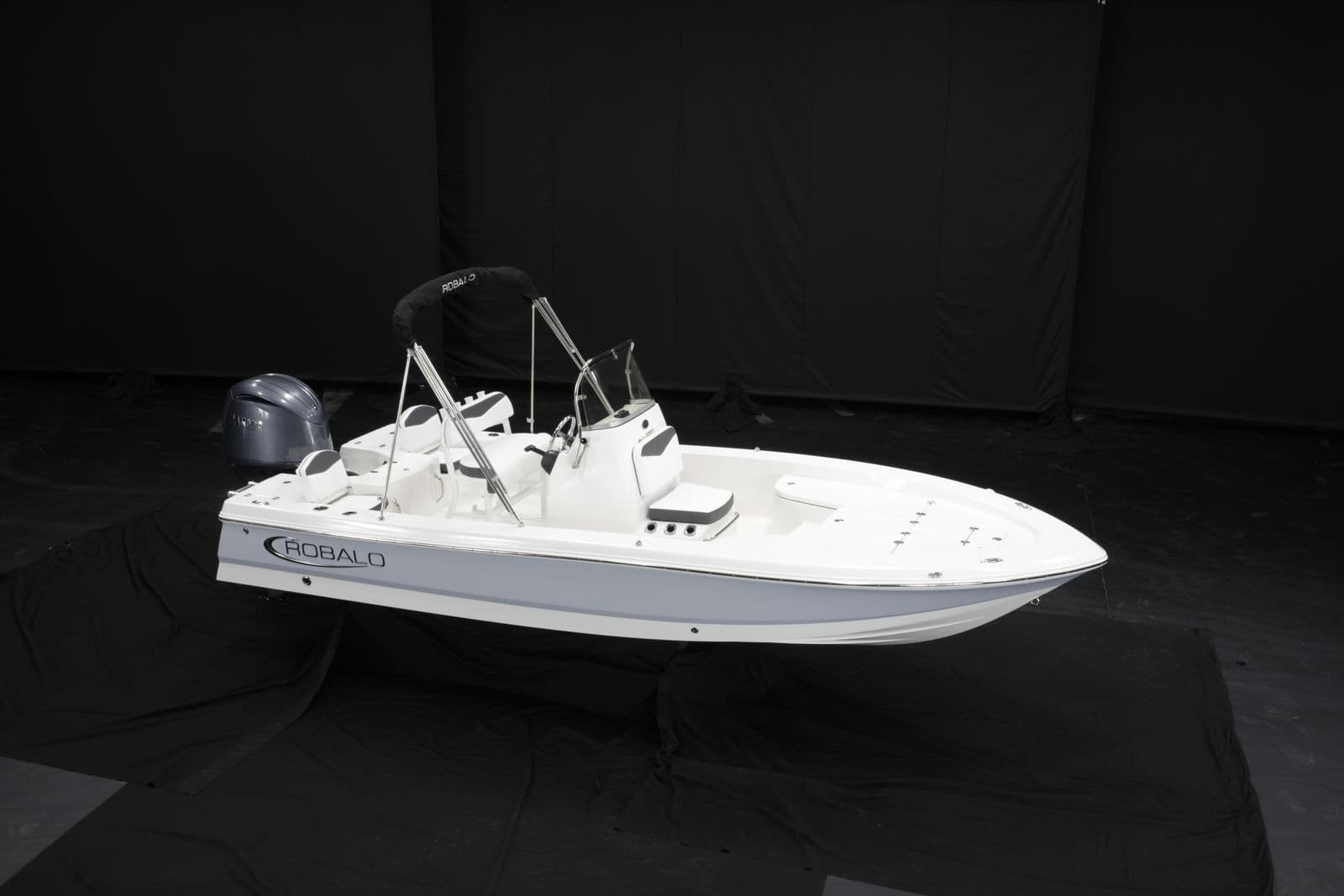 2027 Robalo R206 PRO