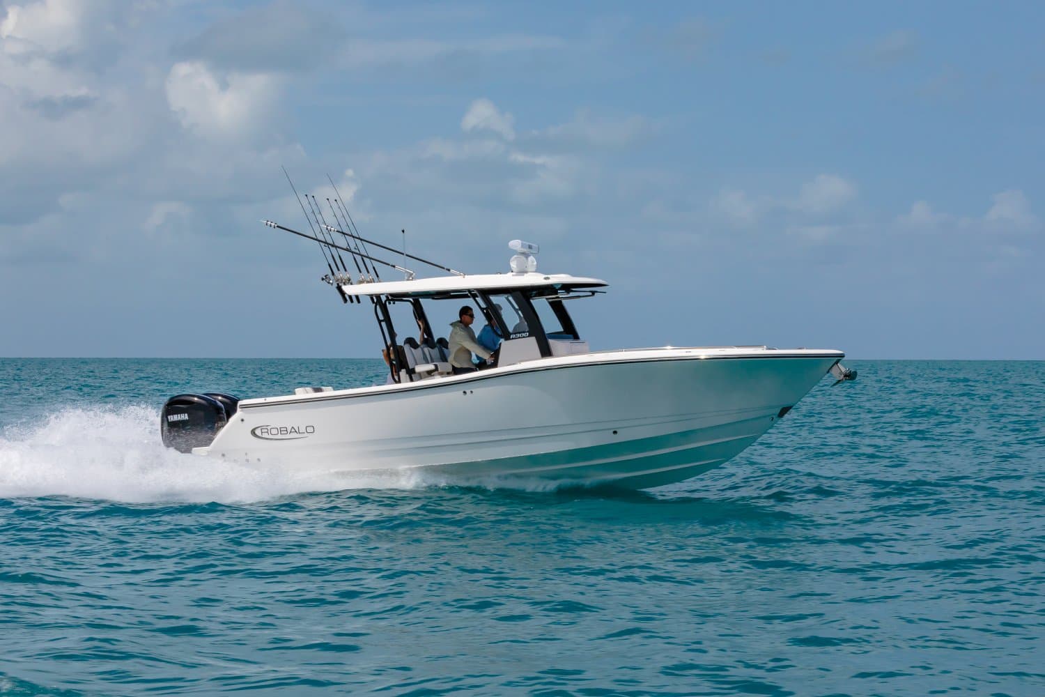 2027 Robalo R300