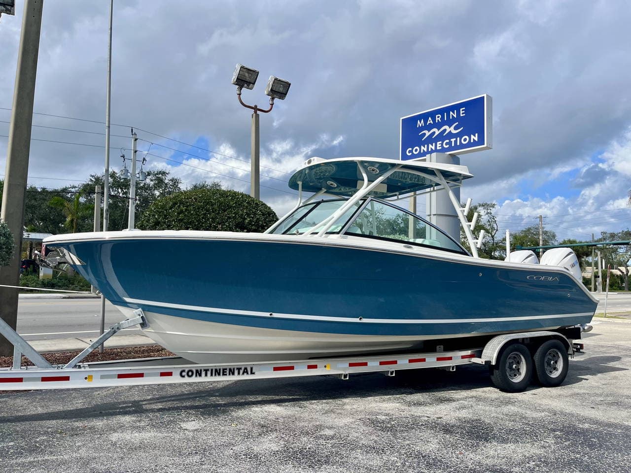 2026 Cobia 280 DC